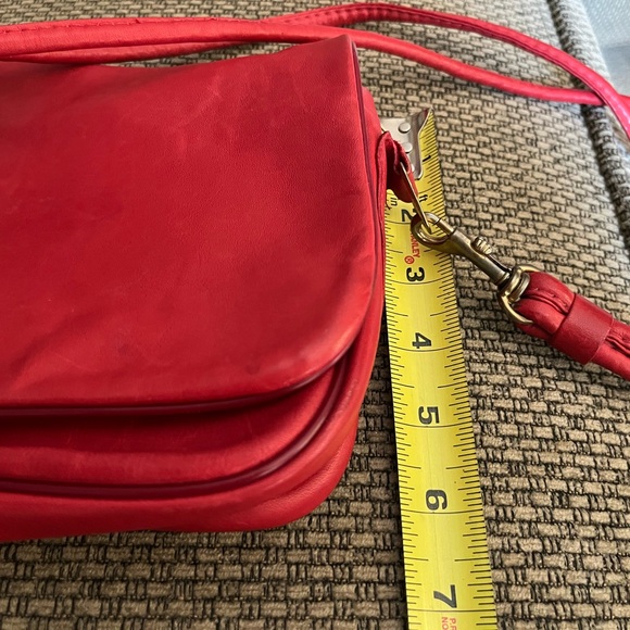 STONE MOUNTAIN All LEATHER Shoulder Bag - Picture 13 of 13